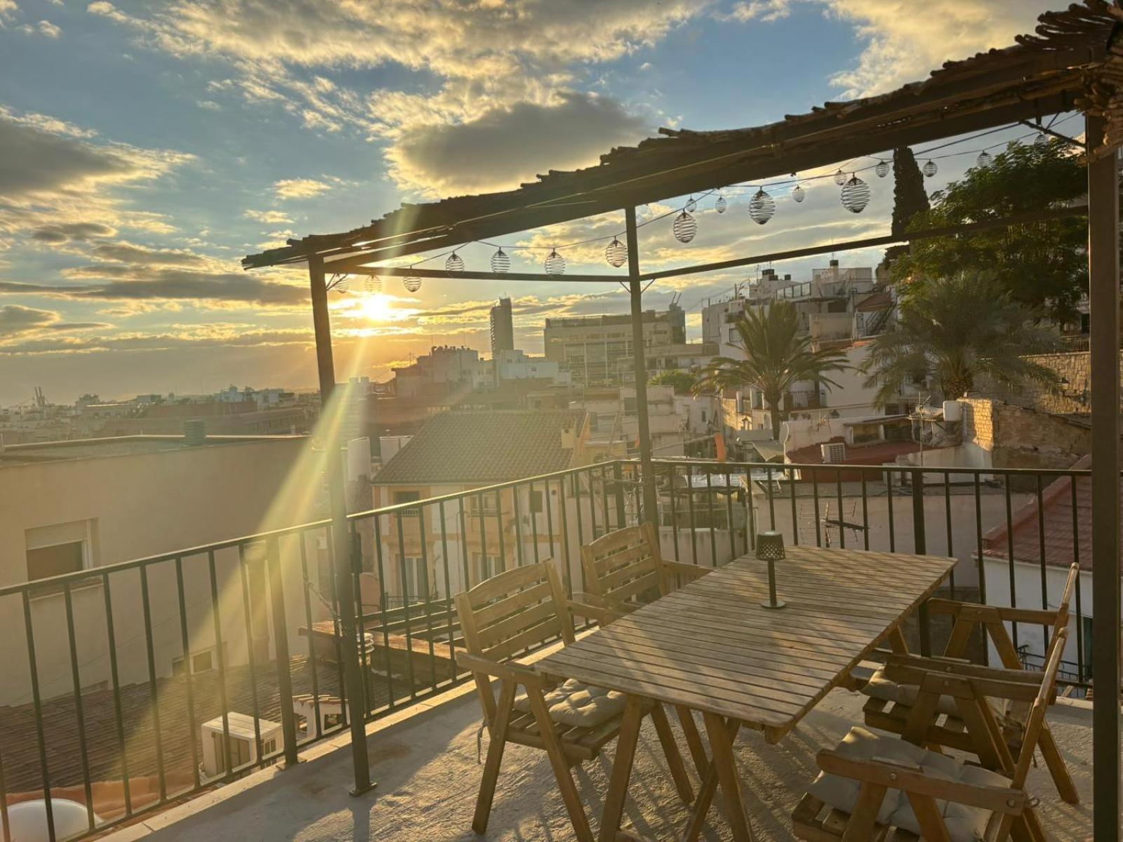 Private Terrace-Romantic-Sea, Castle Views-Central Alicante Zewnętrze zdjęcie