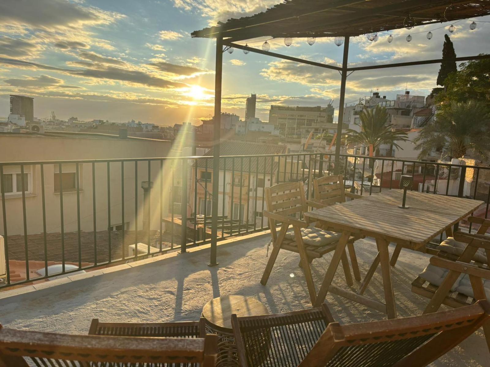 Private Terrace-Romantic-Sea, Castle Views-Central Alicante Zewnętrze zdjęcie